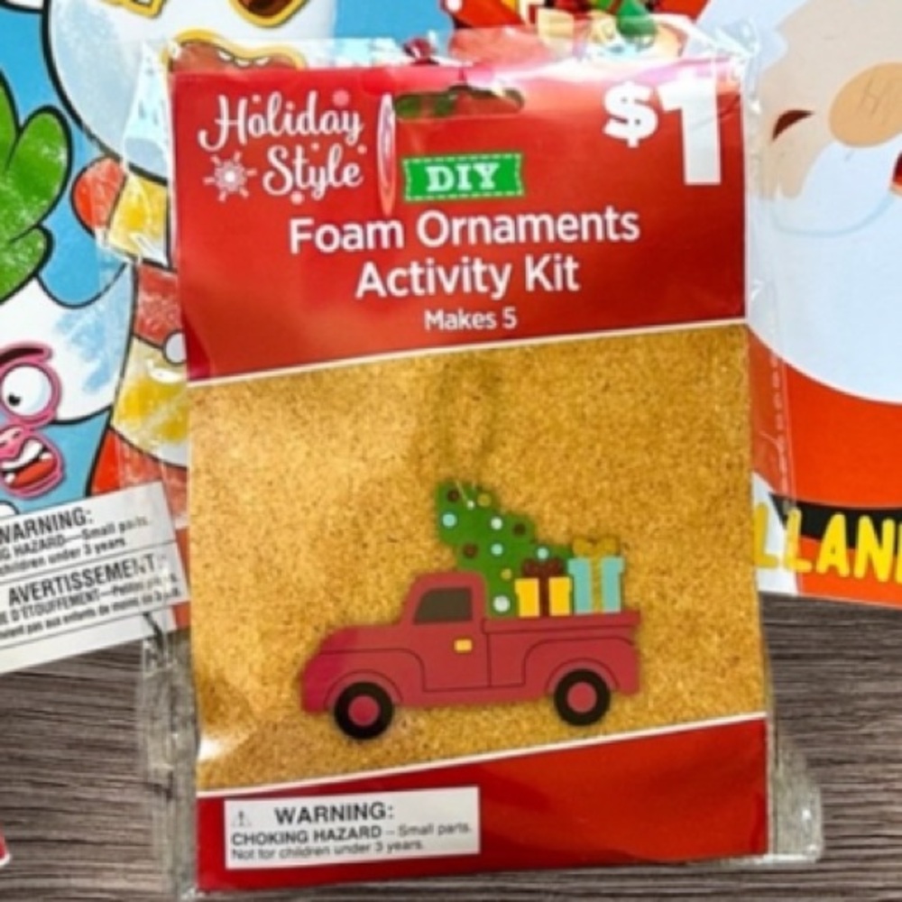 ✅ 5 for $25 - 5-Piece Kids Holiday Lot: Crafts, Stickers, Coloring, PEZ - Picture 4 of 6